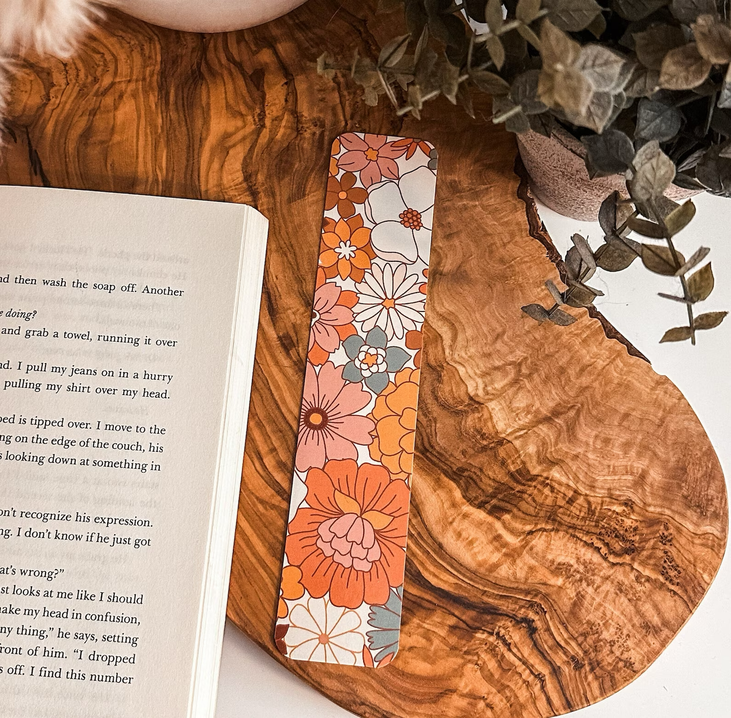 Retro Floral Bookmark